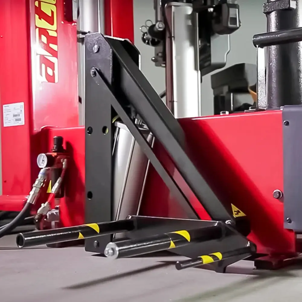 Corghi AM5000 Touchless Tire Changer w/ BPT Helper Arm