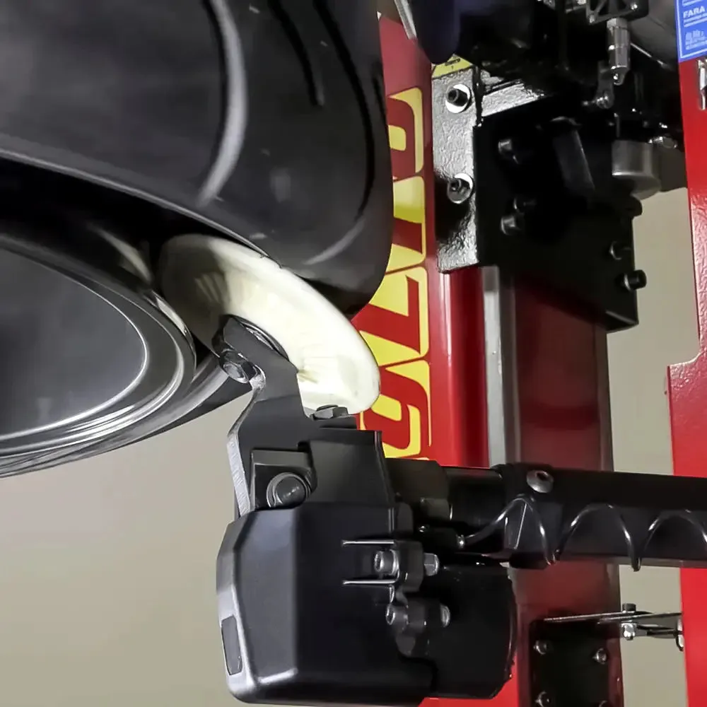 Corghi AM5000 Touchless Tire Changer w/ BPT Helper Arm
