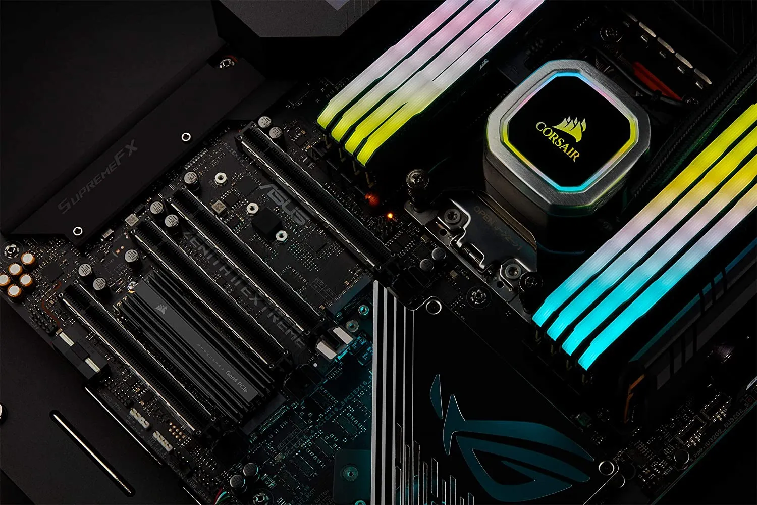 Corsair MP600 PRO 2TB M.2 NVMe PCIe x4 Gen4 SSD (Up to 7,000MB/sec) BlackC NAND Aluminum Heatspreader