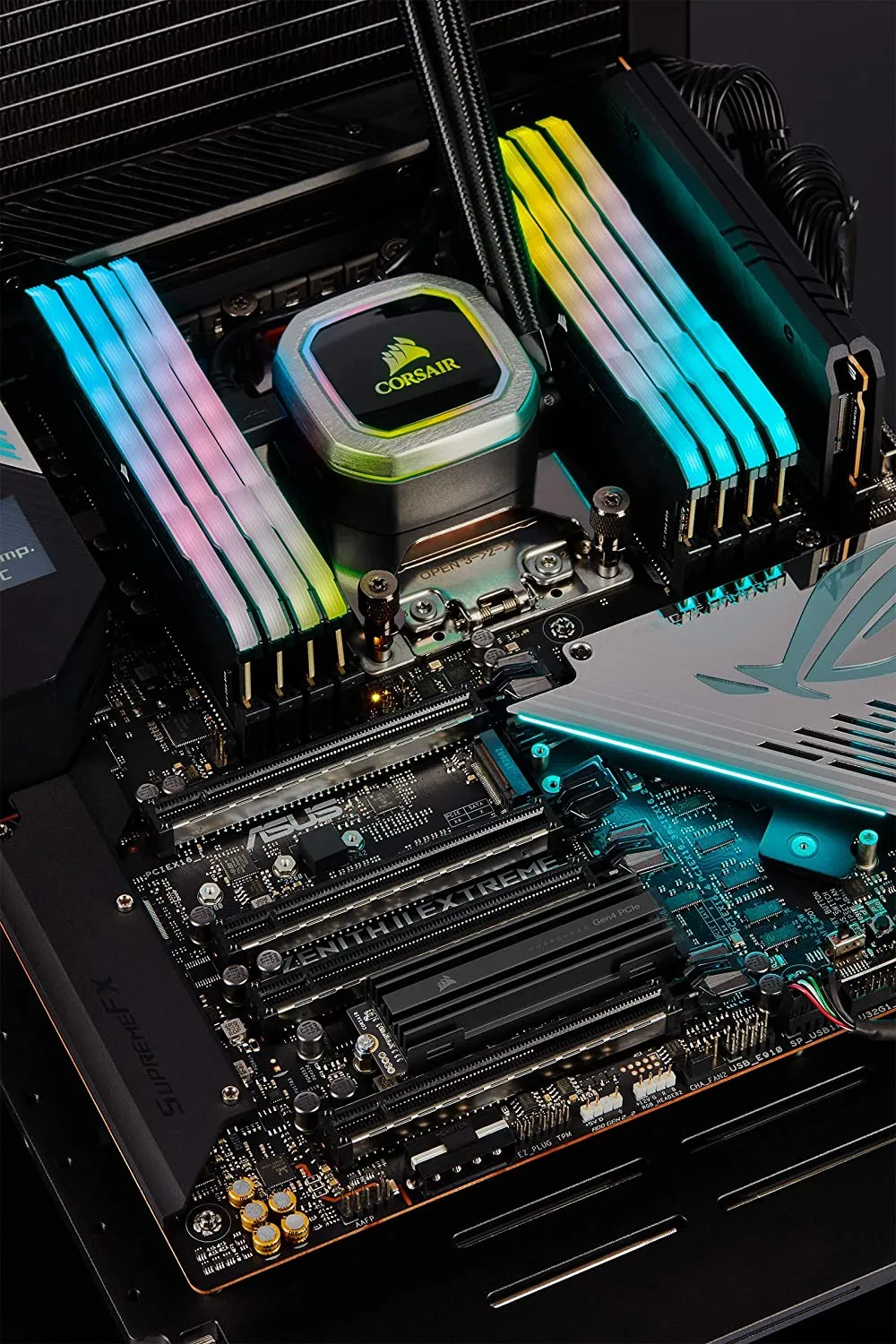 Corsair MP600 PRO 2TB M.2 NVMe PCIe x4 Gen4 SSD (Up to 7,000MB/sec) BlackC NAND Aluminum Heatspreader