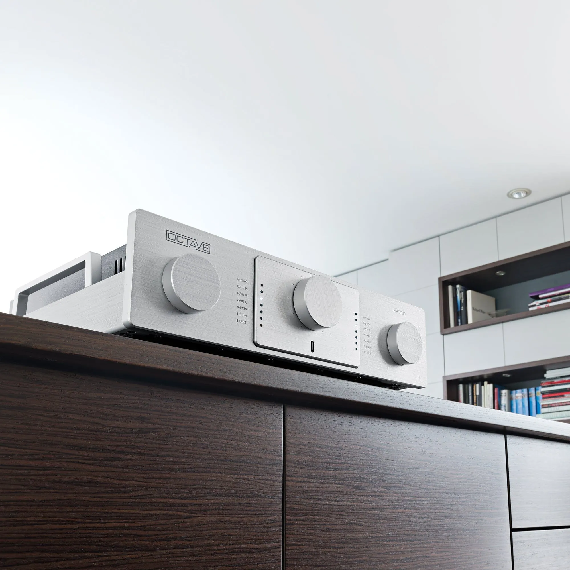 Octave HP700 SE Vacuum Tube Preamplifier