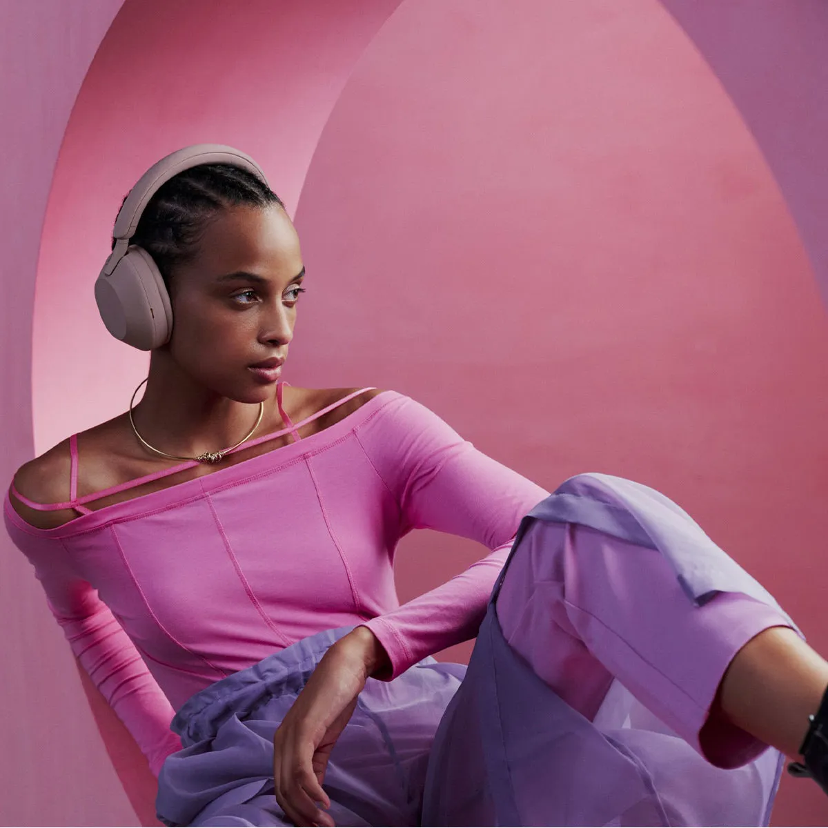 Sony WH-1000XM5 Wireless Noise Cancelling Over-Ear Headphones Bundle with gSport Accessory Kit (Pink)